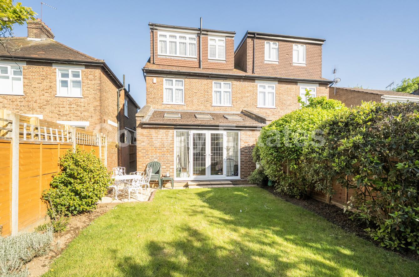 Sunnydale Gardens, Mill Hill, NW7, London